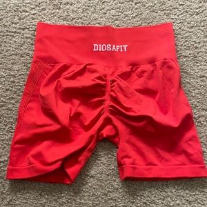 DIOSA FIT red shorts